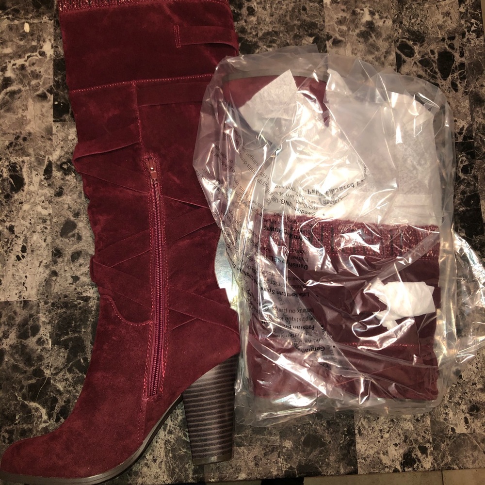 Brand new winter boots burgundy